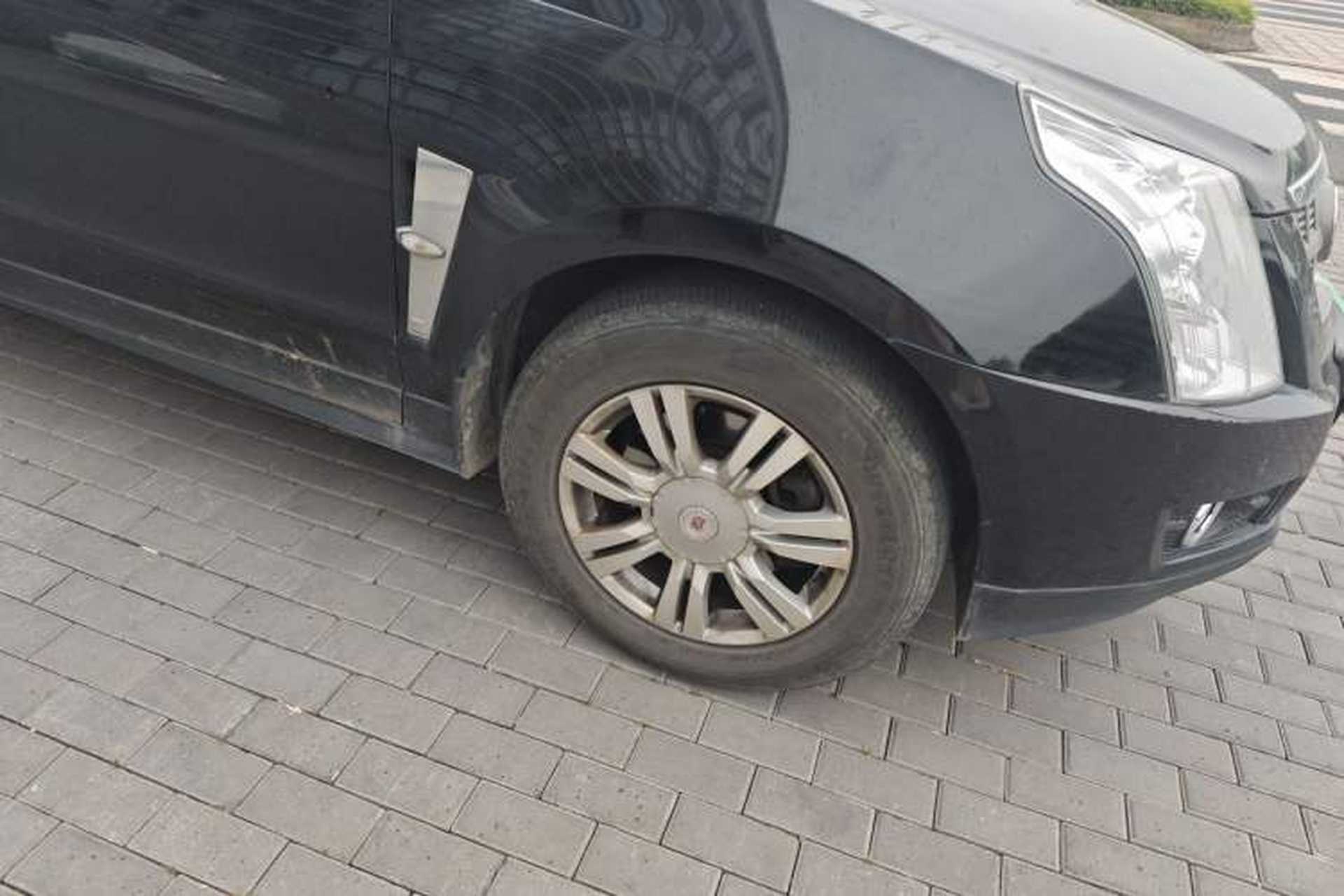 Used Cadillac SRX 2012 3.0L Luxury Model Right Front Wheel Hub