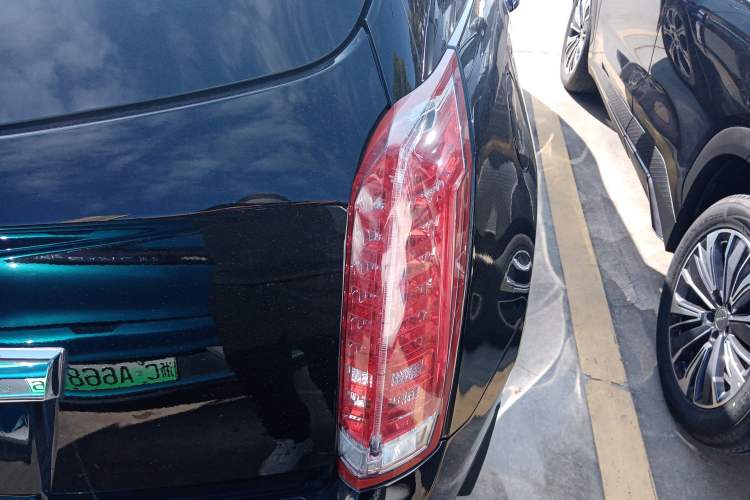 Used Cadillac SRX 2012 3.0L Luxury Model Right Rear Taillight