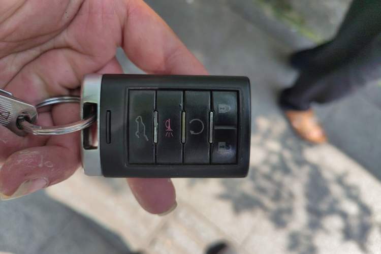 Used Cadillac SRX 2012 3.0L Elite Edition Vehicle Key