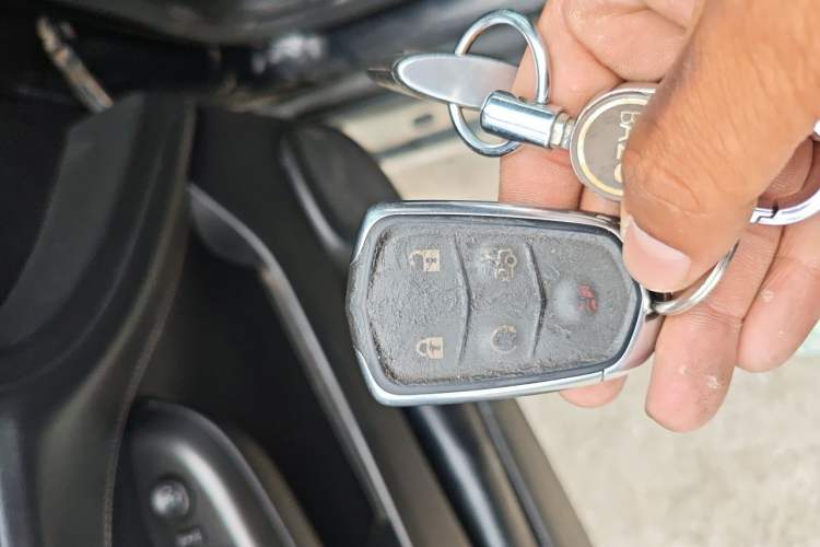 Used Cadillac SRX 2012 3.0L Comfort Model Vehicle Key