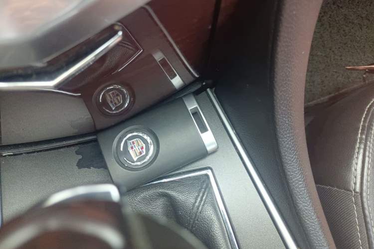 Used Cadillac SRX 2012 3.0L Elite Edition Vehicle Key