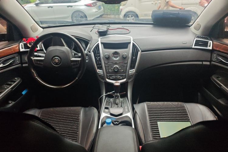 Used Cadillac SRX 2012 3.0L Leading Model Center Console