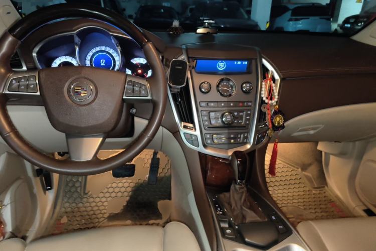 Used Cadillac SRX 2012 3.0L Leading Model Center Console