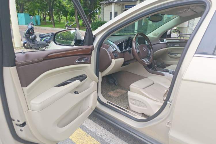 Used Cadillac SRX 2012 3.0L Elite Edition Driver Seat