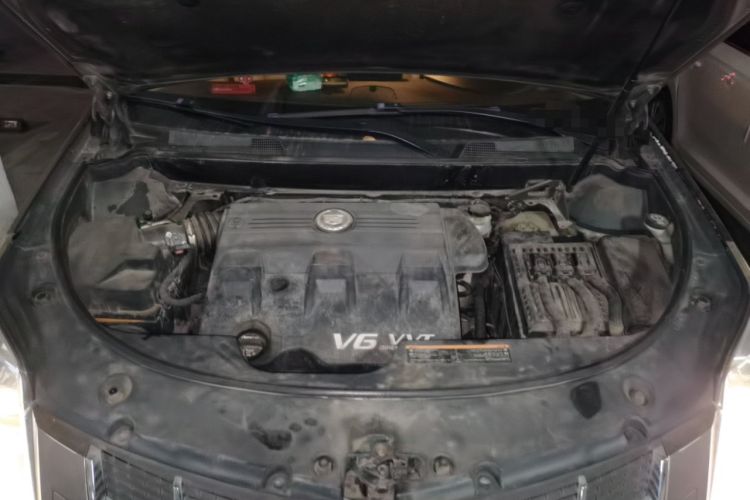 Used Cadillac SRX 2012 3.0L Elite Edition Engine Bay