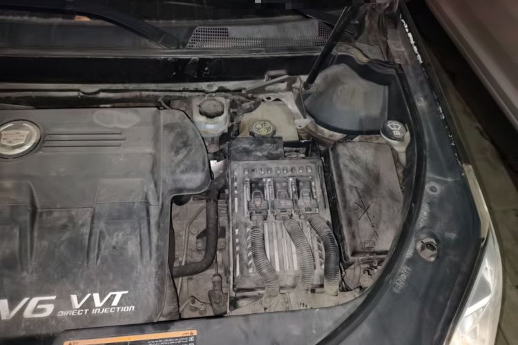 Used Cadillac SRX 2012 3.0L Elite Edition Engine Bay Left