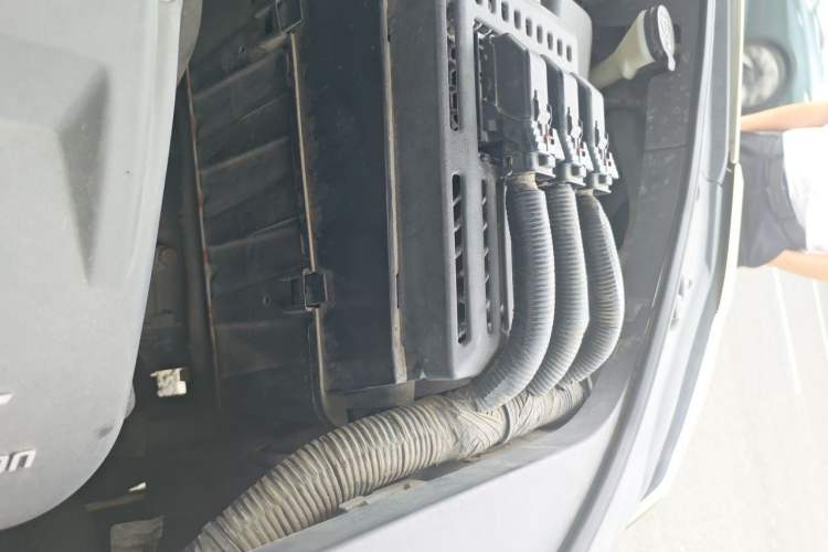 Used Cadillac SRX 2012 3.0L Elite Edition Engine Bay Left