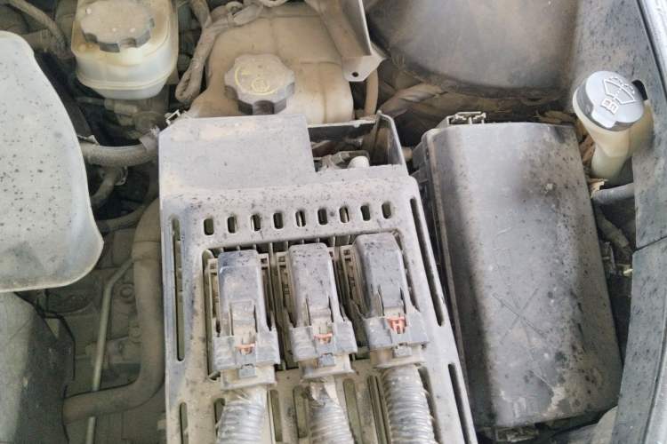 Used Cadillac SRX 2012 3.0L Flagship Version Engine Bay Left
