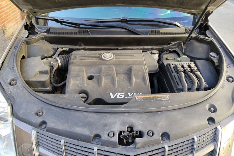 Used Cadillac SRX 2012 3.0L Elite Edition Engine Bay