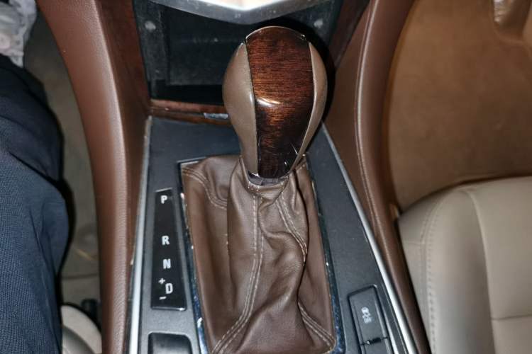 Used Cadillac SRX 2012 3.0L Elite Edition Gear Lever