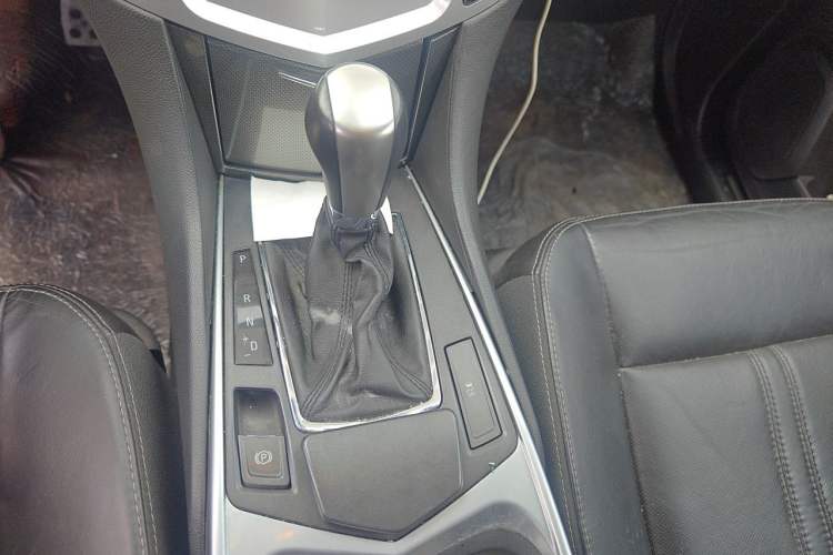 Used Cadillac SRX 2012 3.0L Comfort Model Gear Lever