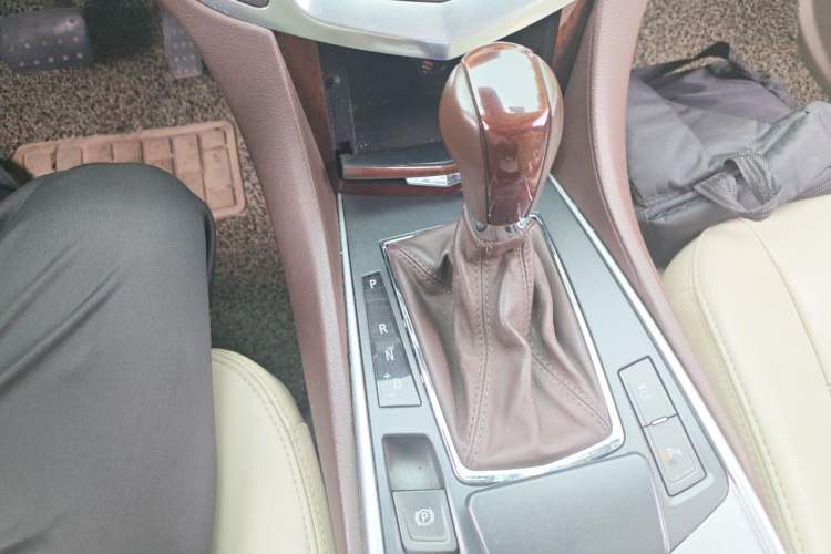 Used Cadillac SRX 2012 3.0L Elite Edition Gear Lever