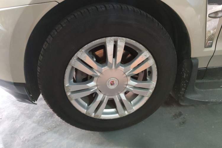 Used Cadillac SRX 2012 3.0L Elite Edition Left Front Wheel Hub