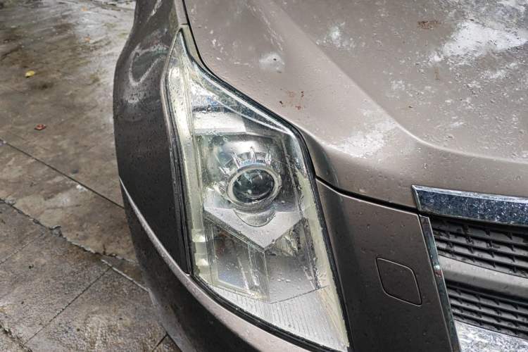 Used Cadillac SRX 2012 3.0L Elite Edition Right Front Headlight