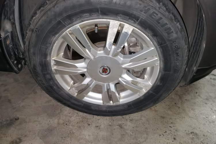 Used Cadillac SRX 2012 3.0L Elite Edition Right Front Wheel Hub
