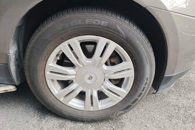 Used Cadillac SRX 2012 3.0L Elite Edition Right Front Wheel Hub
