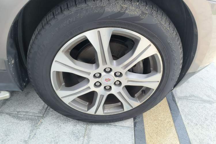 Used Cadillac SRX 2012 3.0L Leading Model Right Front Wheel Hub