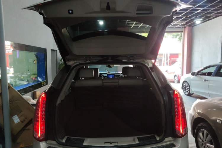 Used Cadillac SRX 2012 3.0L Elite Edition Trunk