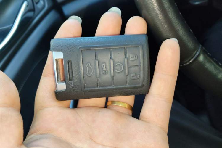 Used Cadillac SRX 2012 3.0L Elite Edition Vehicle Key
