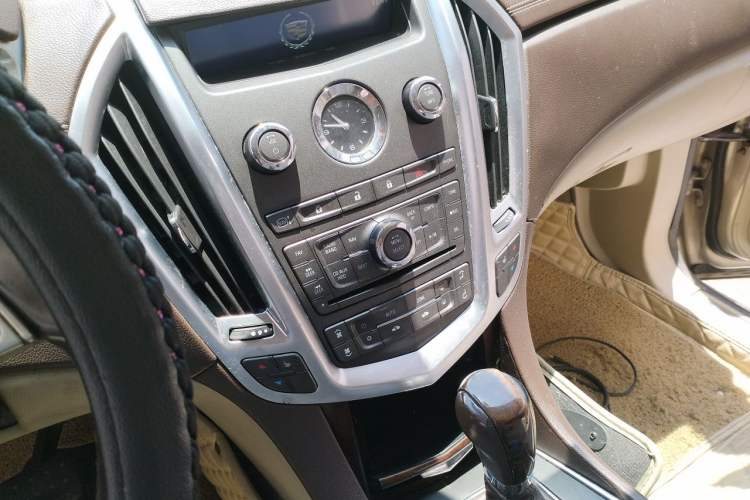 Used Cadillac SRX 2012 3.0L Elite Edition Audio And AC Panel