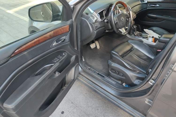 Used Cadillac SRX 2012 3.0L Elite Edition Driver Seat