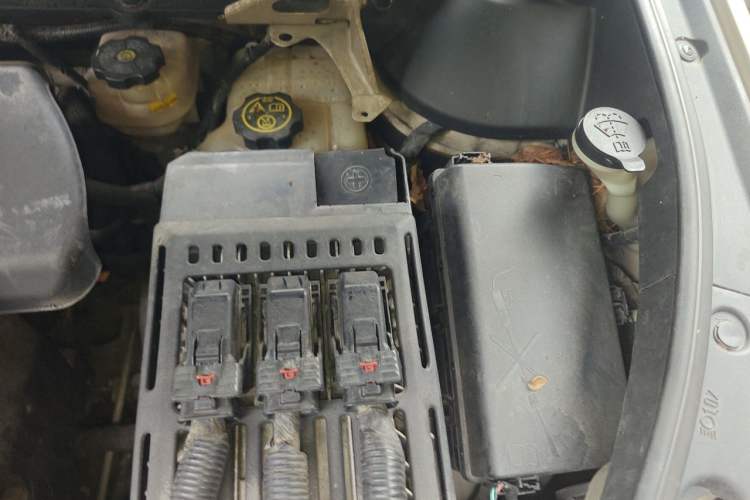 Used Cadillac SRX 2012 3.0L Elite Edition Engine Bay Left