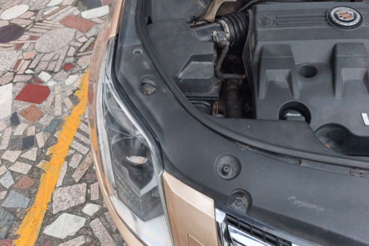 Used Cadillac SRX 2012 3.0L Comfort Model Engine Bay Right