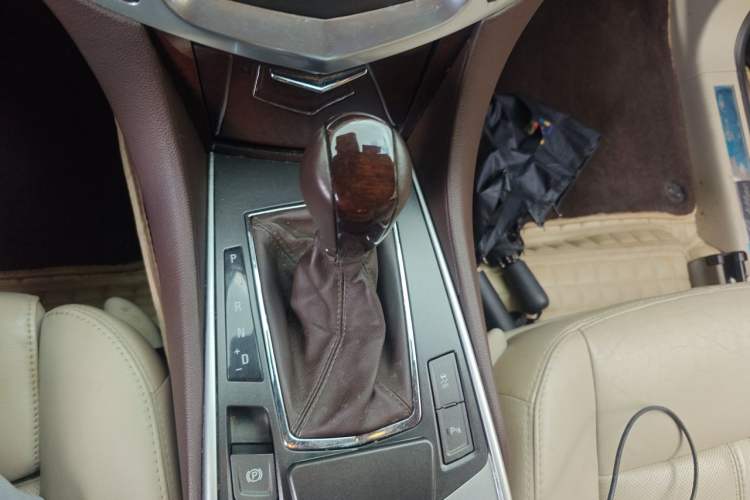 Used Cadillac SRX 2012 3.0L Elite Edition Gear Lever
