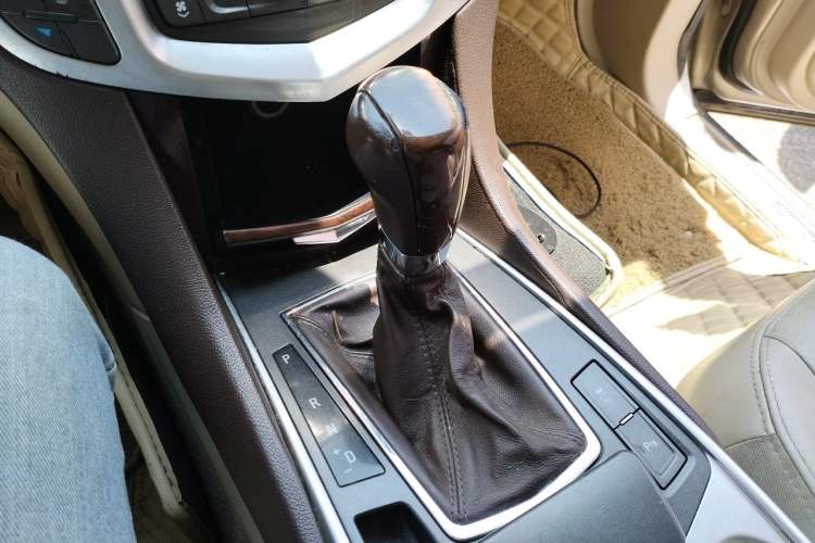 Used Cadillac SRX 2012 3.0L Elite Edition Gear Lever