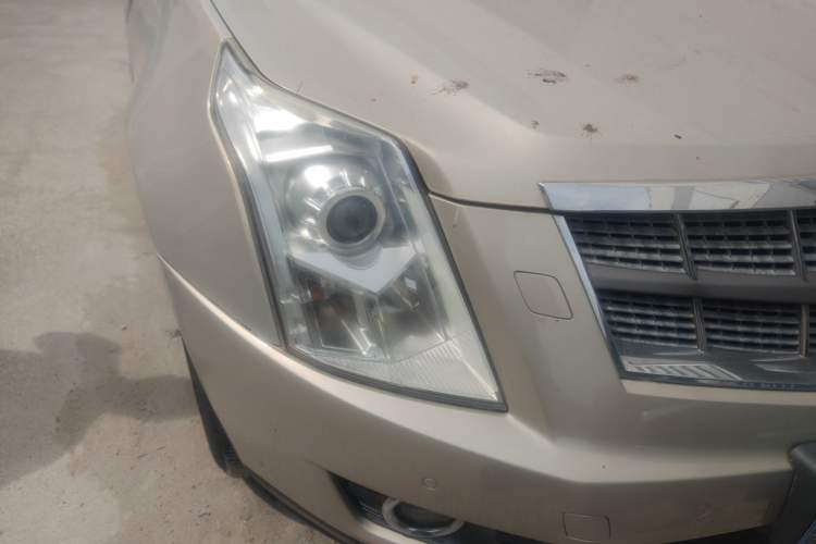 Used Cadillac SRX 2012 3.0L Elite Edition Right Front Headlight