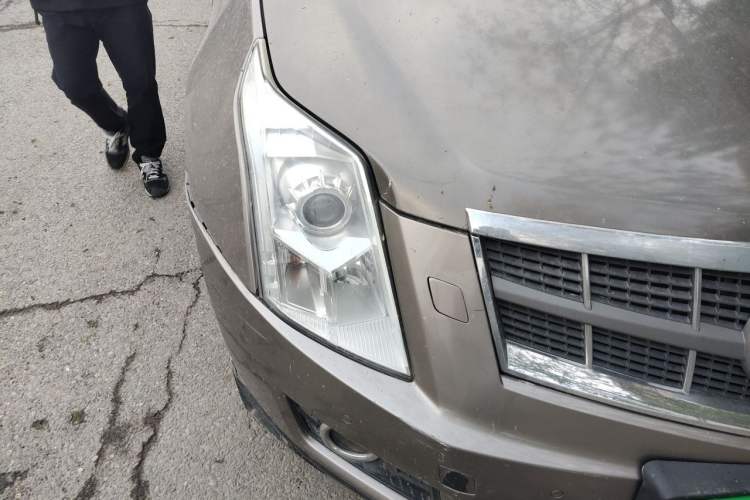 Used Cadillac SRX 2012 3.0L Elite Edition Right Front Headlight