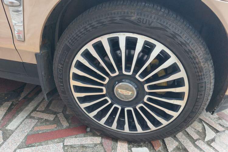 Used Cadillac SRX 2012 3.0L Comfort Model Right Front Wheel Hub