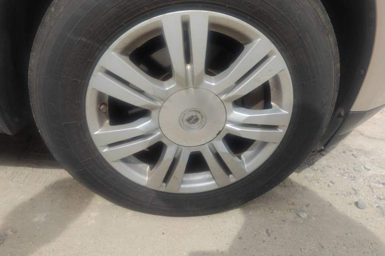 Used Cadillac SRX 2012 3.0L Elite Edition Right Front Wheel Hub