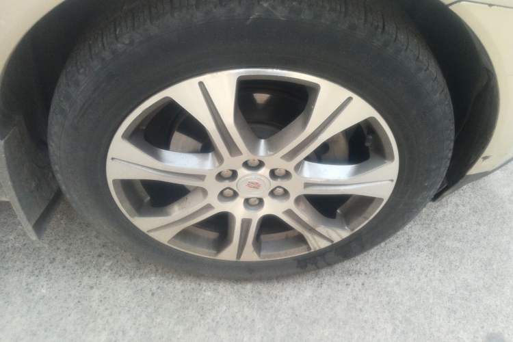 Used Cadillac SRX 2012 3.0L Leading Model Right Front Wheel Hub