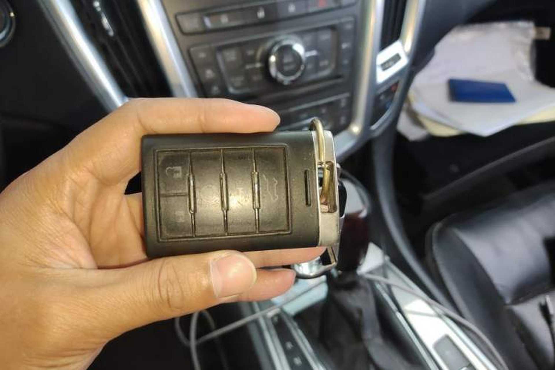 Used Cadillac SRX 2012 3.0L Elite Edition Vehicle Key