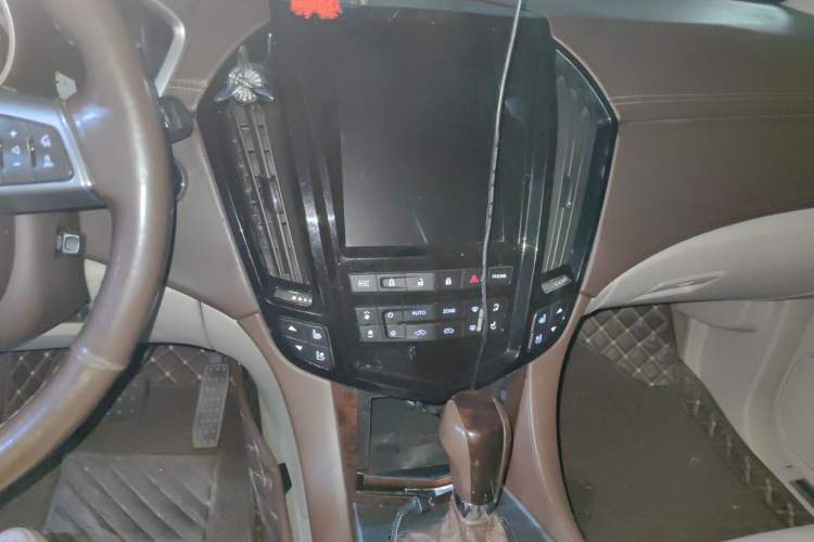 Used Cadillac SRX 2012 3.0L Elite Edition Audio And AC Panel