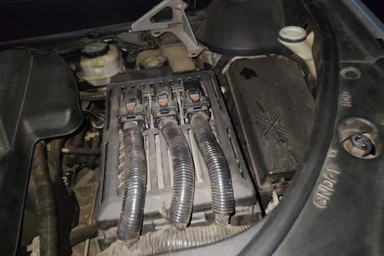 Used Cadillac SRX 2012 3.0L Leading Model Engine Bay Left