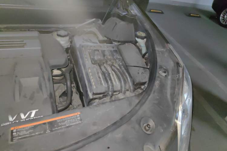 Used Cadillac SRX 2012 3.0L Elite Edition Engine Bay Left