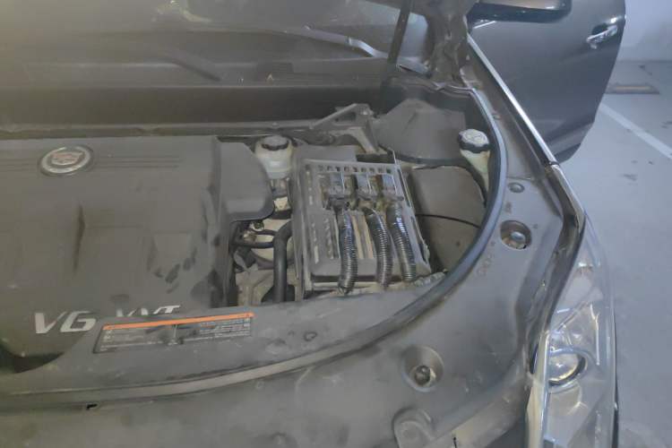 Used Cadillac SRX 2012 3.0L Elite Edition Engine Bay Left