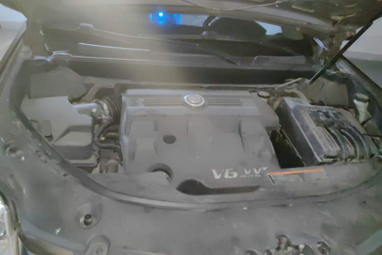 Used Cadillac SRX 2012 3.0L Elite Edition Engine Bay