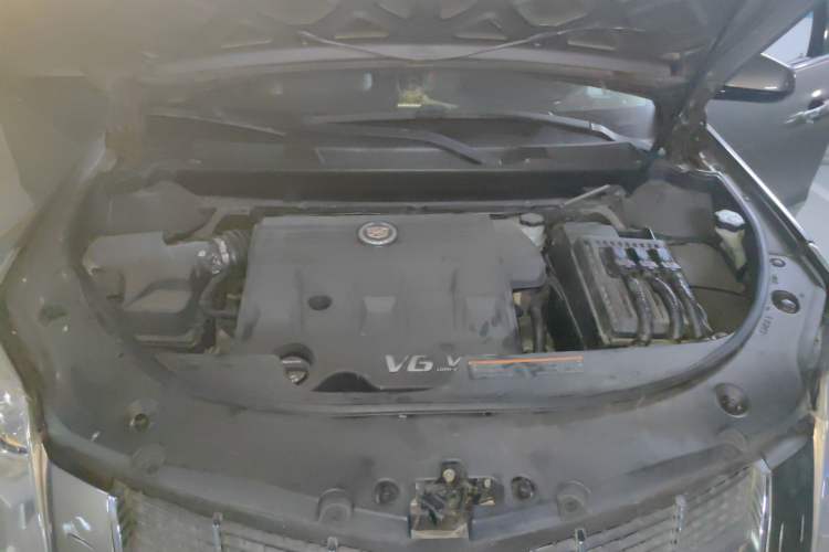 Used Cadillac SRX 2012 3.0L Elite Edition Engine Bay