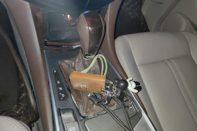 Used Cadillac SRX 2012 3.0L Elite Edition Gear Lever