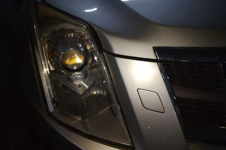 Used Cadillac SRX 2012 3.0L Leading Model Right Front Headlight