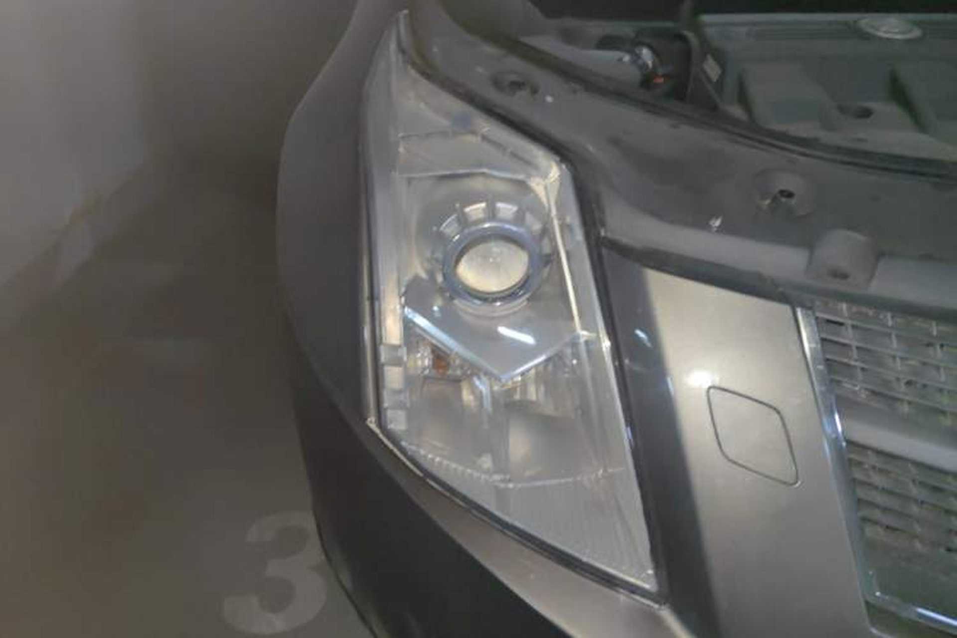 Used Cadillac SRX 2012 3.0L Elite Edition Right Front Headlight