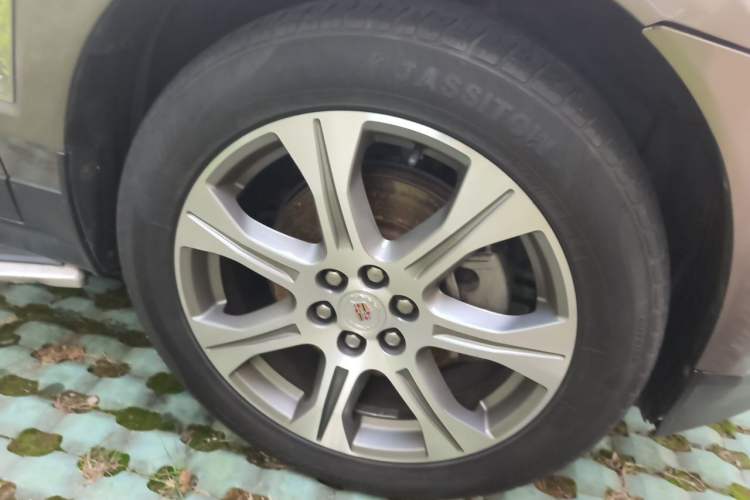 Used Cadillac SRX 2012 3.0L Leading Model Right Front Wheel Hub