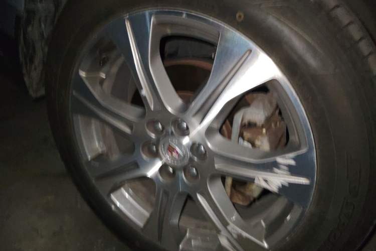 Used Cadillac SRX 2012 3.0L Leading Model Right Front Wheel Hub