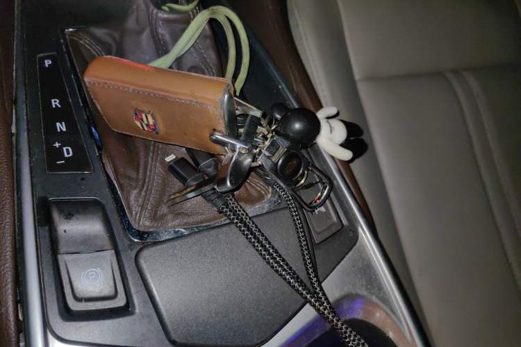 Used Cadillac SRX 2012 3.0L Elite Edition Vehicle Key