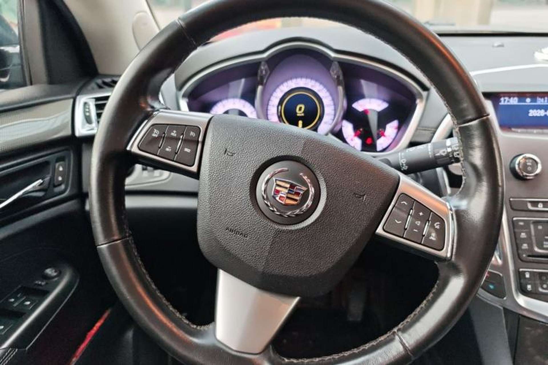 Used Cadillac SRX 2012 3.0L Comfort Model Steering Wheel
