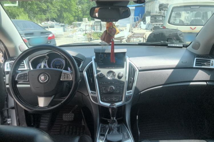 Used Cadillac SRX 2012 3.0L Leading Model Center Console