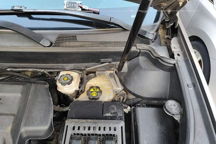 Used Cadillac SRX 2012 3.0L Leading Model Engine Bay Left